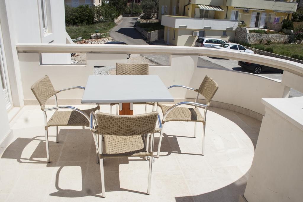 Apartments Mirage Novalja Exterior photo