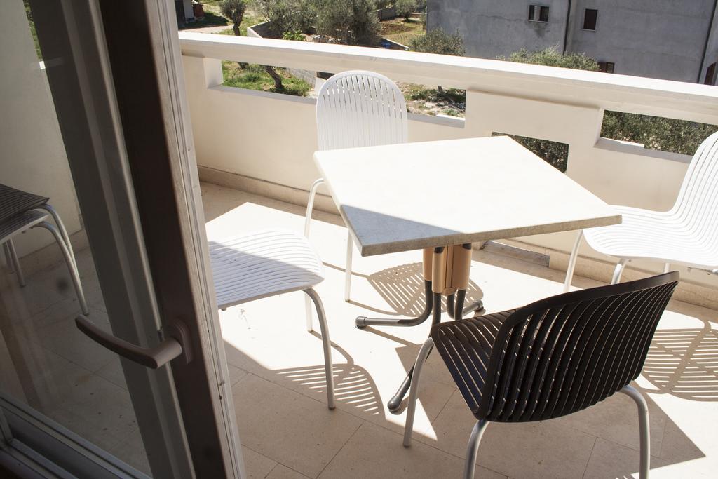 Apartments Mirage Novalja Exterior photo
