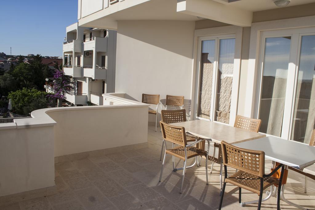 Apartments Mirage Novalja Exterior photo